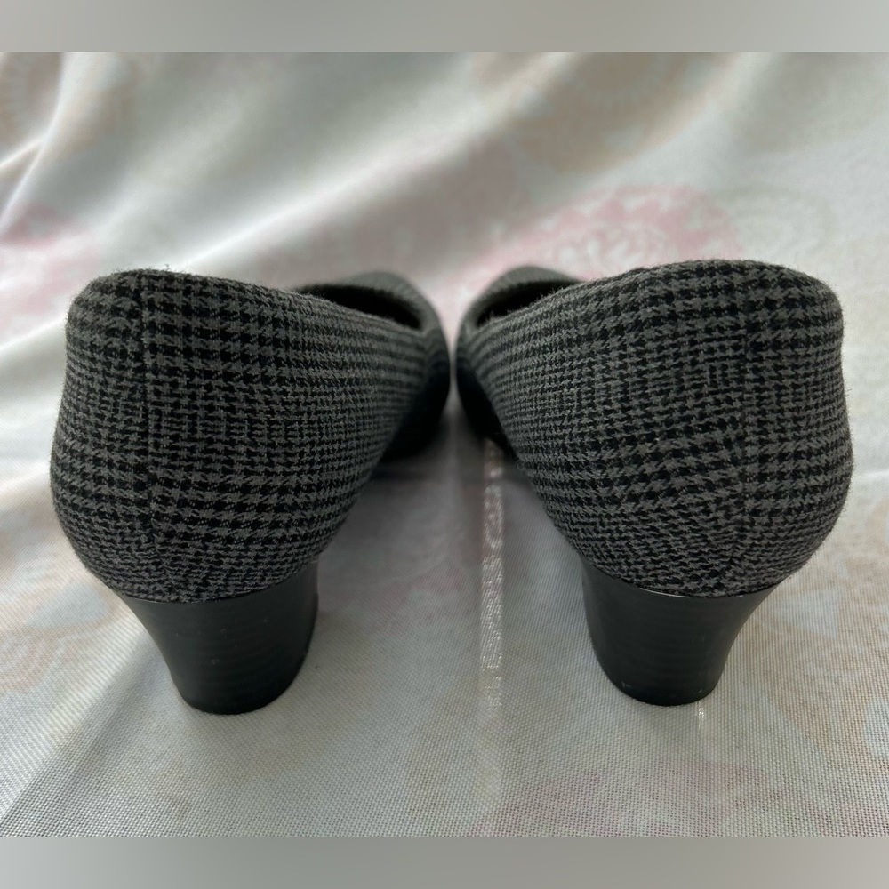 Clarks Teresa Houndstooth Size 11 WIDE Step Pump Grey Black Plaid EUC - Picture 8 of 13